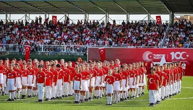 Aliağalılar 29 Ekim Cumhuriyet Bayramı Coşkusunu Hep Birlikte Yaşayacak