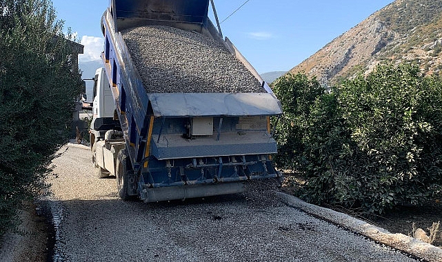 Kırsalda bozulan yollara bakım onarım